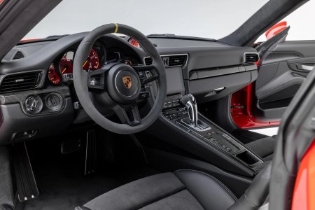 16_Porsche_InteriorDash.jpeg 16_Porsche_InteriorDash.jpeg